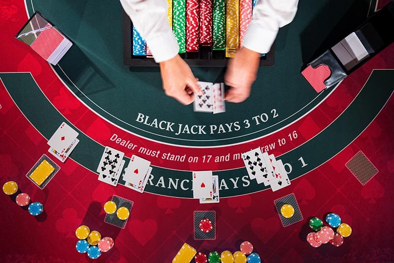 Live Blackjack в онлайн казино: особенности